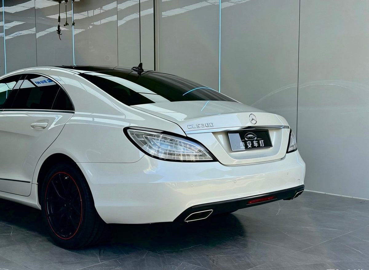 Mercedes-Benz CLS clear tail lights by JIEAN Lights – photo 2