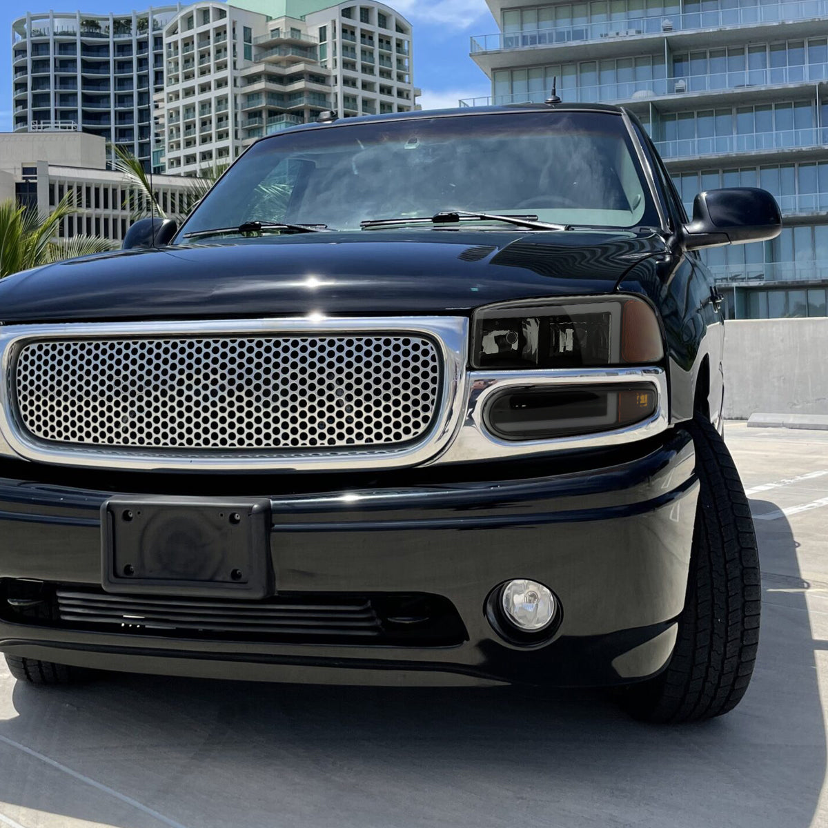 1999-2006 GMC Sierra Denali/2007 Sierra Classic Denali/2000-2006 Yukon/XL Denali Factory Style Headlights with LED Sequential Turn Signal Bumper Lights (Matte Black Housing/Smoked Lens)