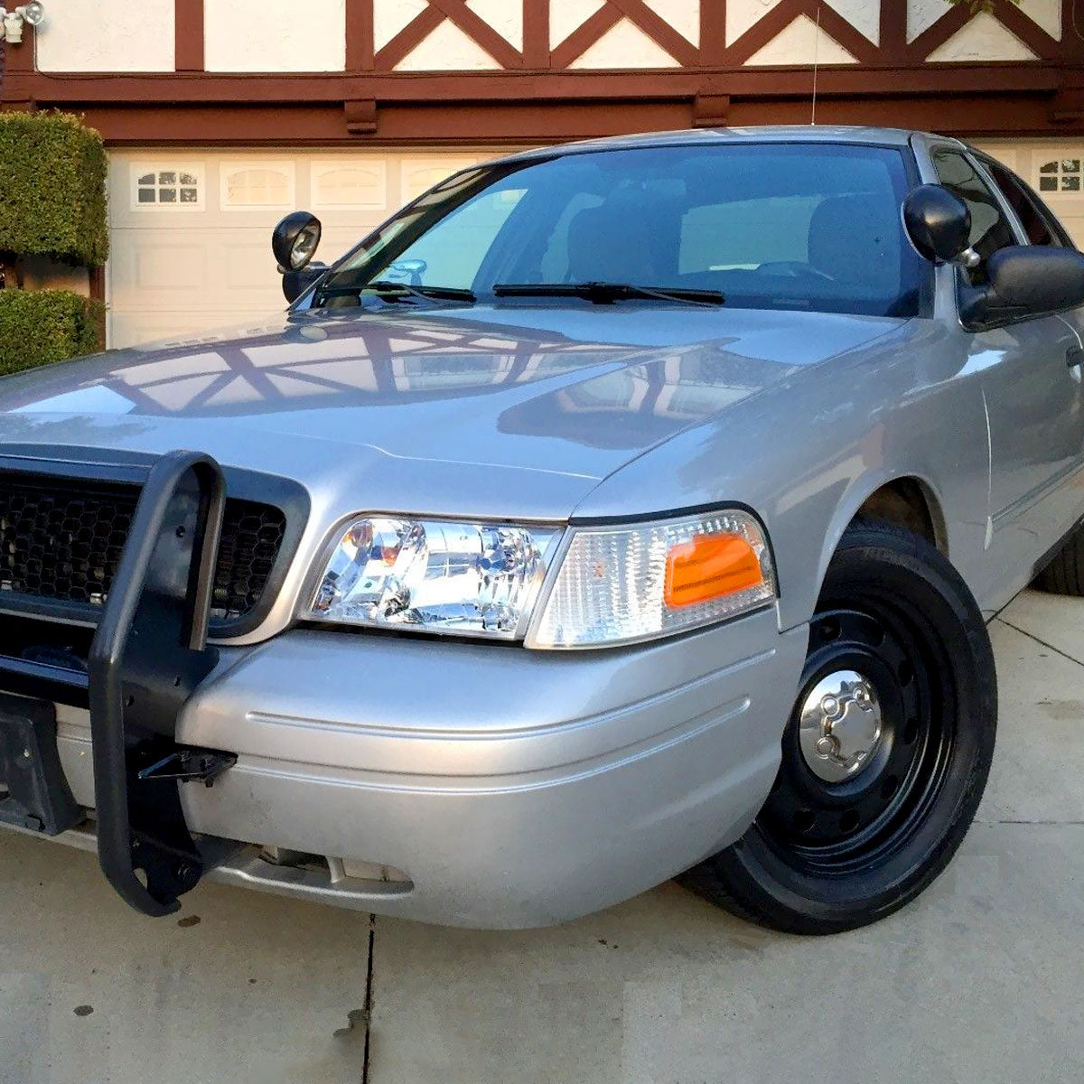 1998-2011 Ford Crown Victoria Factory Style Headlights w/ Corner Signal Lights (Chrome Housing/Clear Lens)