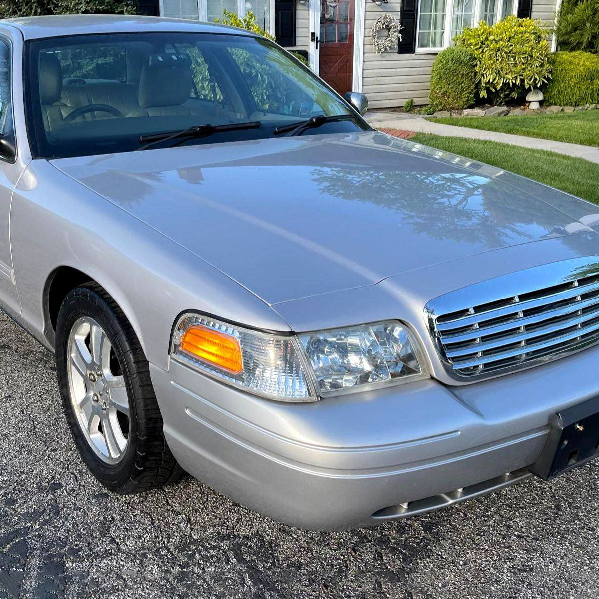 1998-2011 Ford Crown Victoria Factory Style Headlights w/ Corner Signal Lights (Chrome Housing/Clear Lens)
