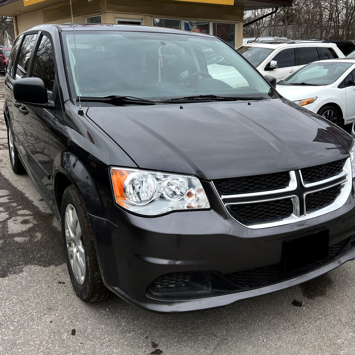 2011-2018 Dodge Grand Caravan Chrysler Town & Country Factory Style Headlights (Chrome Housing/Clear Lens)