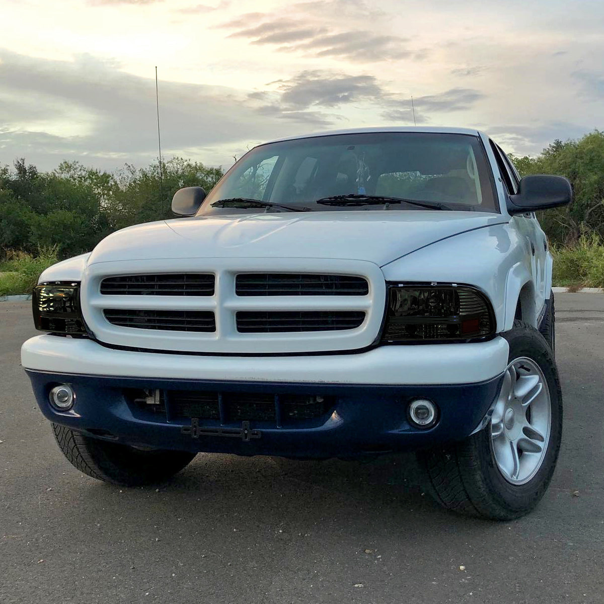 1997-2004 Dodge Dakota/ 1998-2003 Durango Crystal Headlights w/ Amber Reflector (Chrome Housing/Smoked Lens)