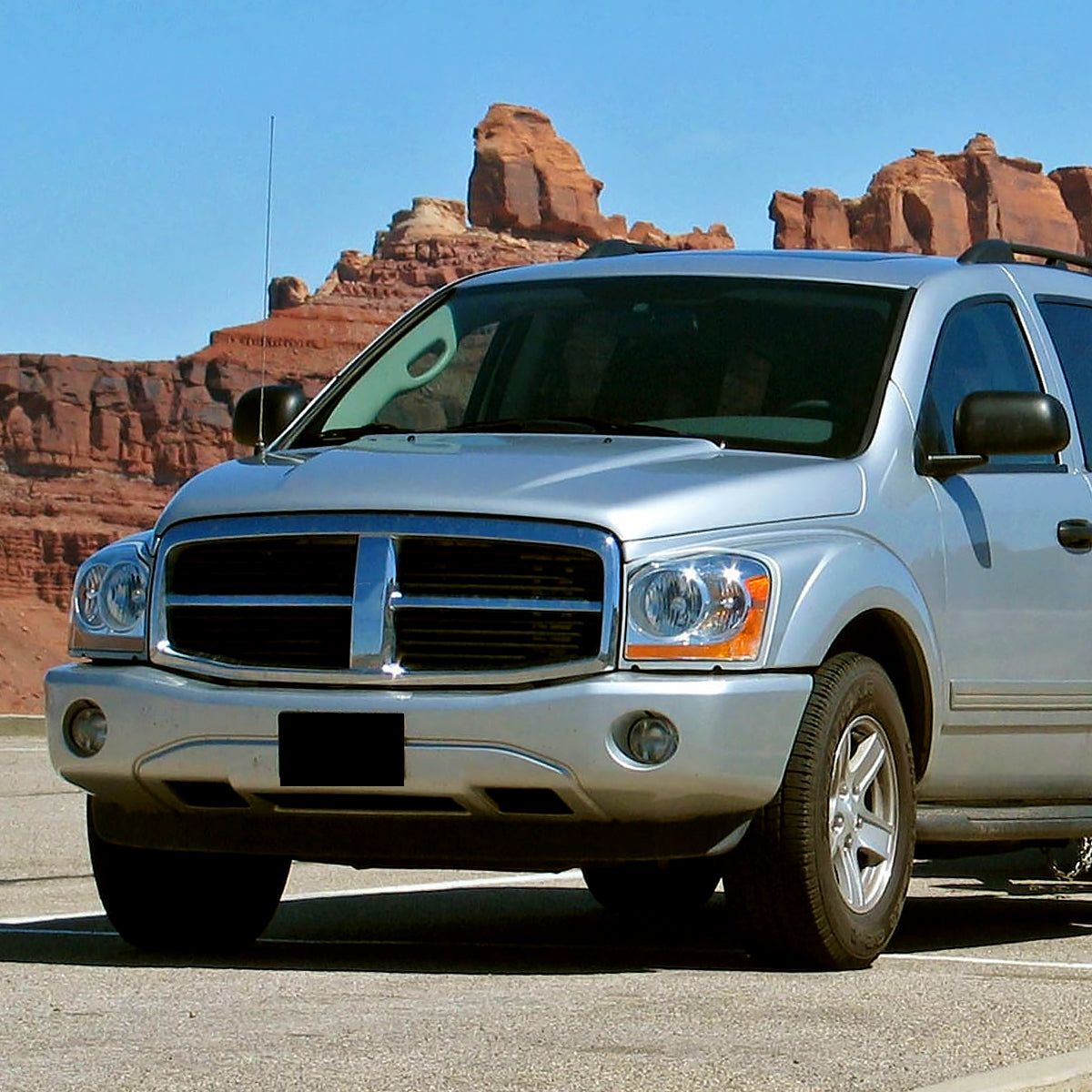 2004-2006 Dodge Durango Factory Style Headlights (Chrome Housing/Clear Lens)