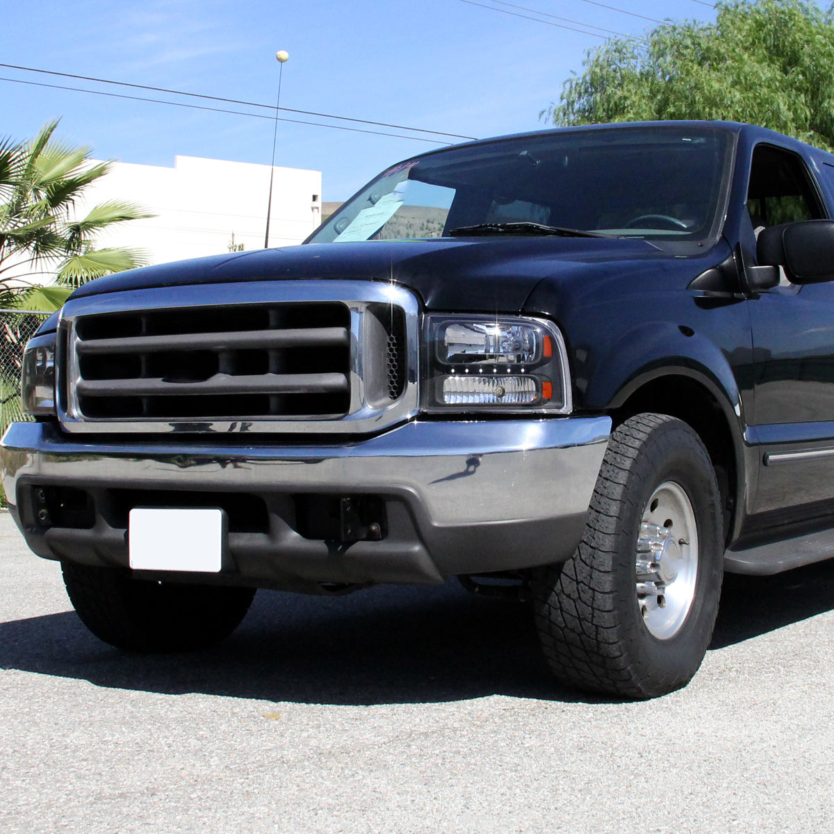 1999-2004 Ford F-250/F-350/F-450/F-550/Excursion Crystal Headlights w/ SMD LED Light Strip (Matte Black Housing/Clear Lens)