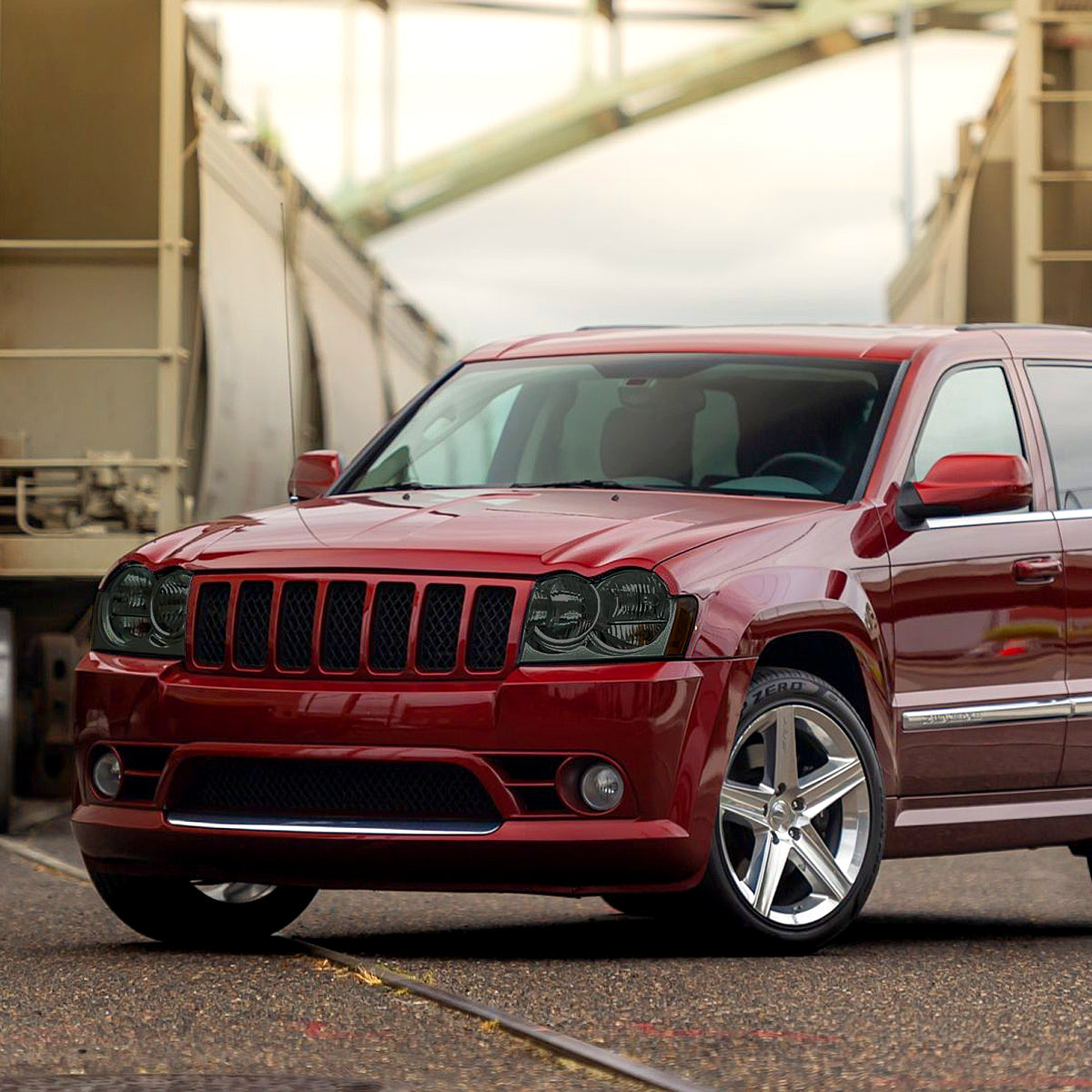 2005-2007 Jeep Grand Cherokee Factory Style Headlights (Chrome Housing/Smoked Lens)