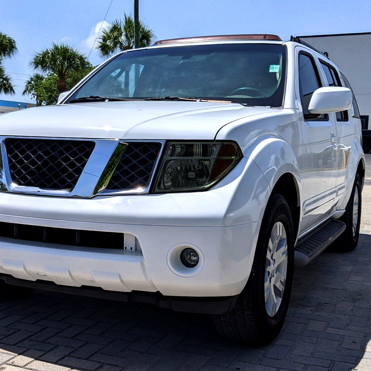 2005-2008 Nissan Frontier/2005-2006 Pathfinder Factory Style Headlights (Chrome Housing/Smoked Lens)