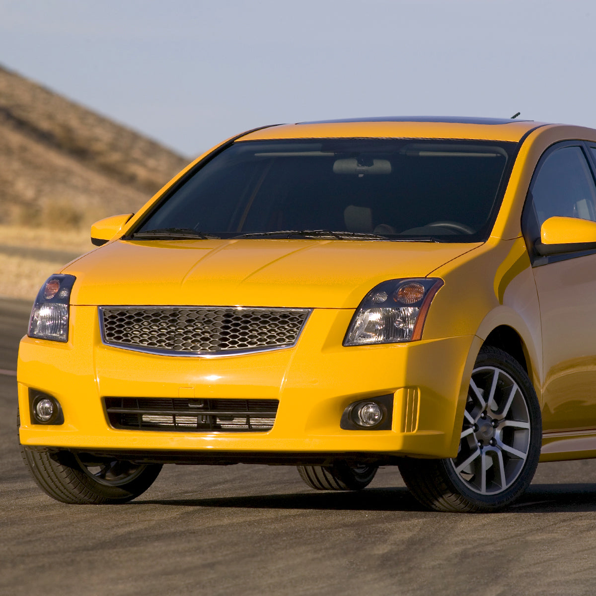 2007-2009 Nissan Sentra Factory Style Headlights with Amber Reflector (Matte Black Housing/Clear Lens)