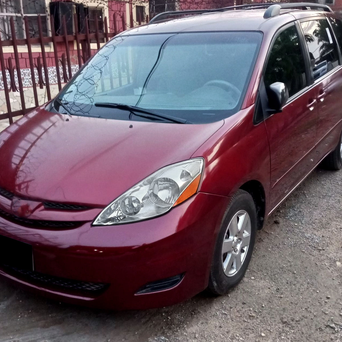 2006-2010 Toyota Sienna Factory Style Driver/Left Headlight w/ Amber Reflector (Chrome Housing/Clear Lens)