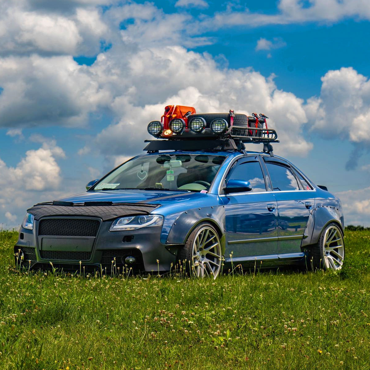 2006-2008 Audi A4 R8 Style LED Light Bar Projector Headlights (Matte Black Housing/Clear Lens)