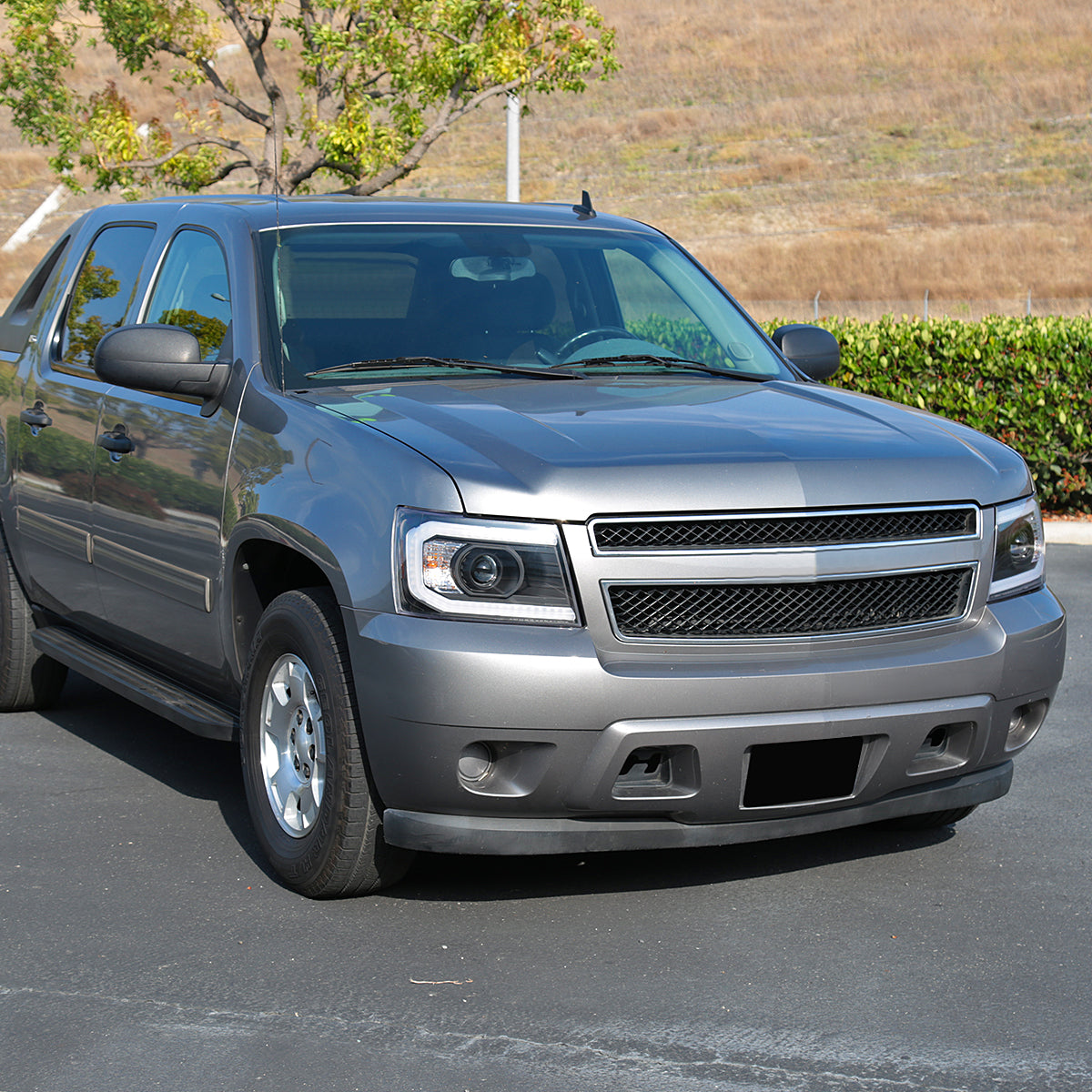 2007-2013 Chevrolet Avalanche/ 2007-2014 Tahoe Suburban LED C-Bar Projector Headlights (Black Housing/Clear Lens)