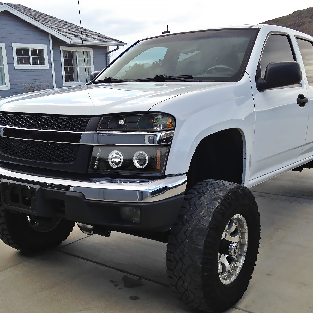 2004-2012 Chevrolet Colorado/ GMC Canyon Dual Halo Projector Headlights (Matte Black Housing/Clear Lens)