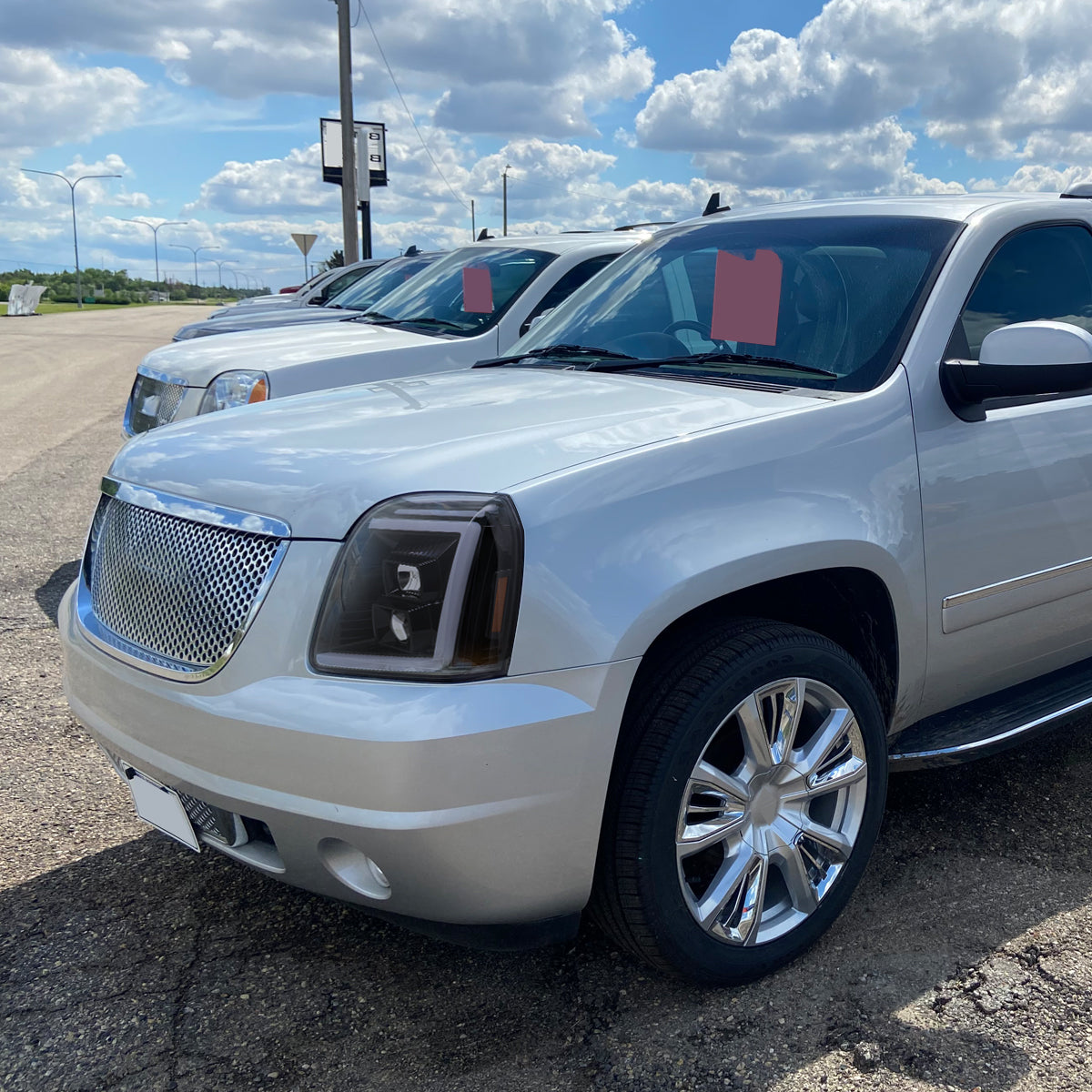 2007-2014 GMC Yukon/XL 1500/XL 2500 Switchback Sequential LED Turn Signal Projector Headlights (Glossy Black Housing/Smoked Lens)