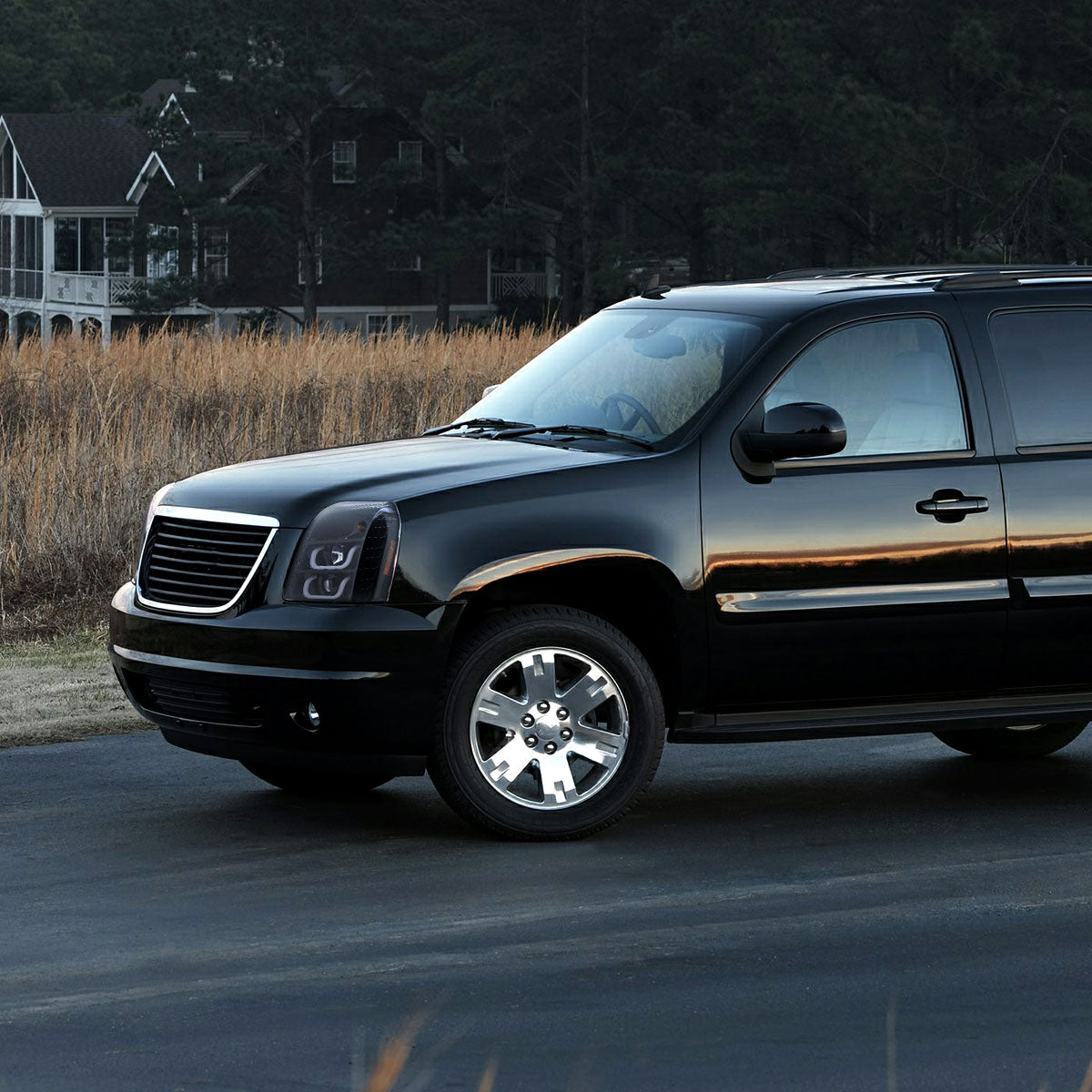 2007-2014 GMC Yukon/Yukon XL 1500/2500 LED U-Bar Projector Headlights (Glossy Black Housing/Light Smoked Lens)