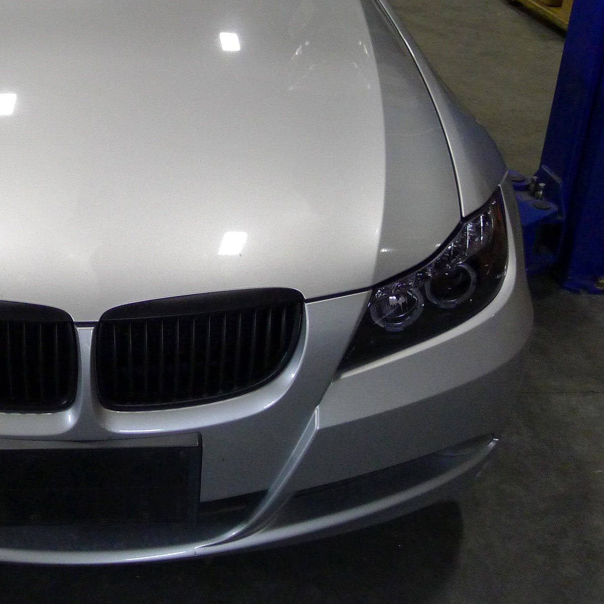 2006-2008 BMW E90 3 Series Sedan Dual Halo Projector Headlights w/ LED Light Strip (Glossy Black Housing/Smoked Lens)