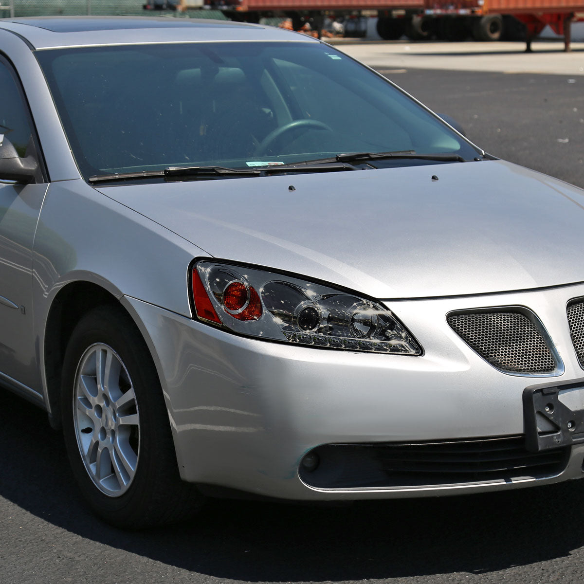 2005-2010 Pontiac G6 Projector Headlights w/ LED Light Strip (Chrome Housing/Smoked Lens)