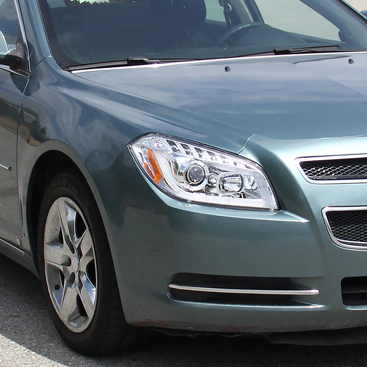 2008-2012 Chevrolet Malibu LS LT LTZ Hybrid LED Bar Projector Headlights w/ LED Turn Signal Lights (Chrome Housing/Clear Lens)