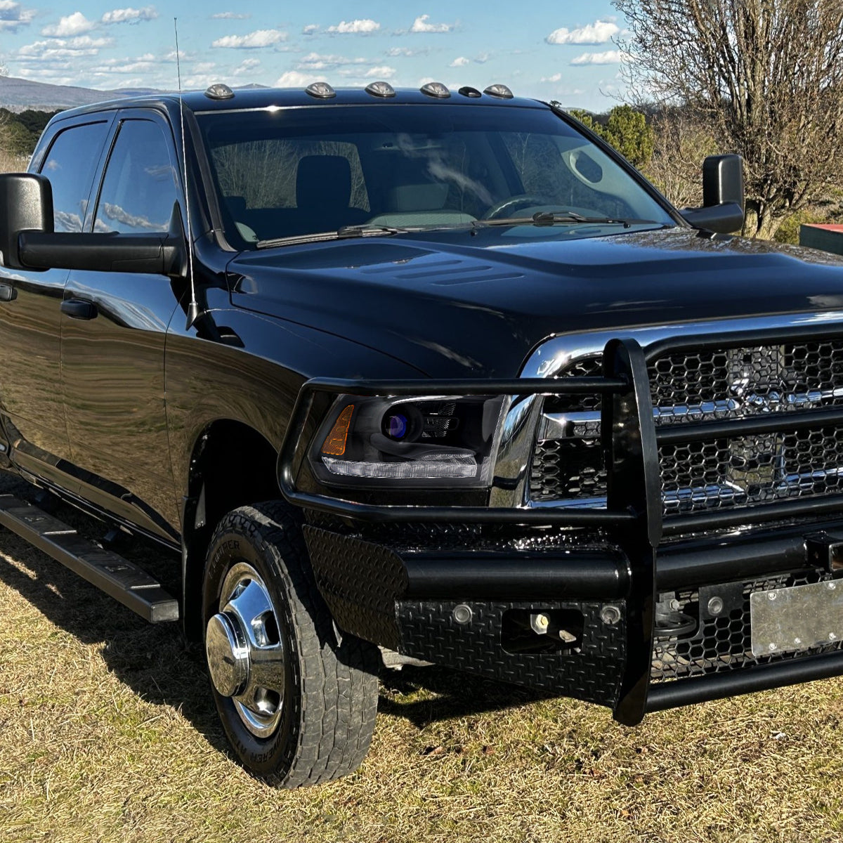 2013-2018 Ram 1500 2500 3500 Sequential LED Bar Signal Projector Headlights (Matte Black Housing/Clear Lens)