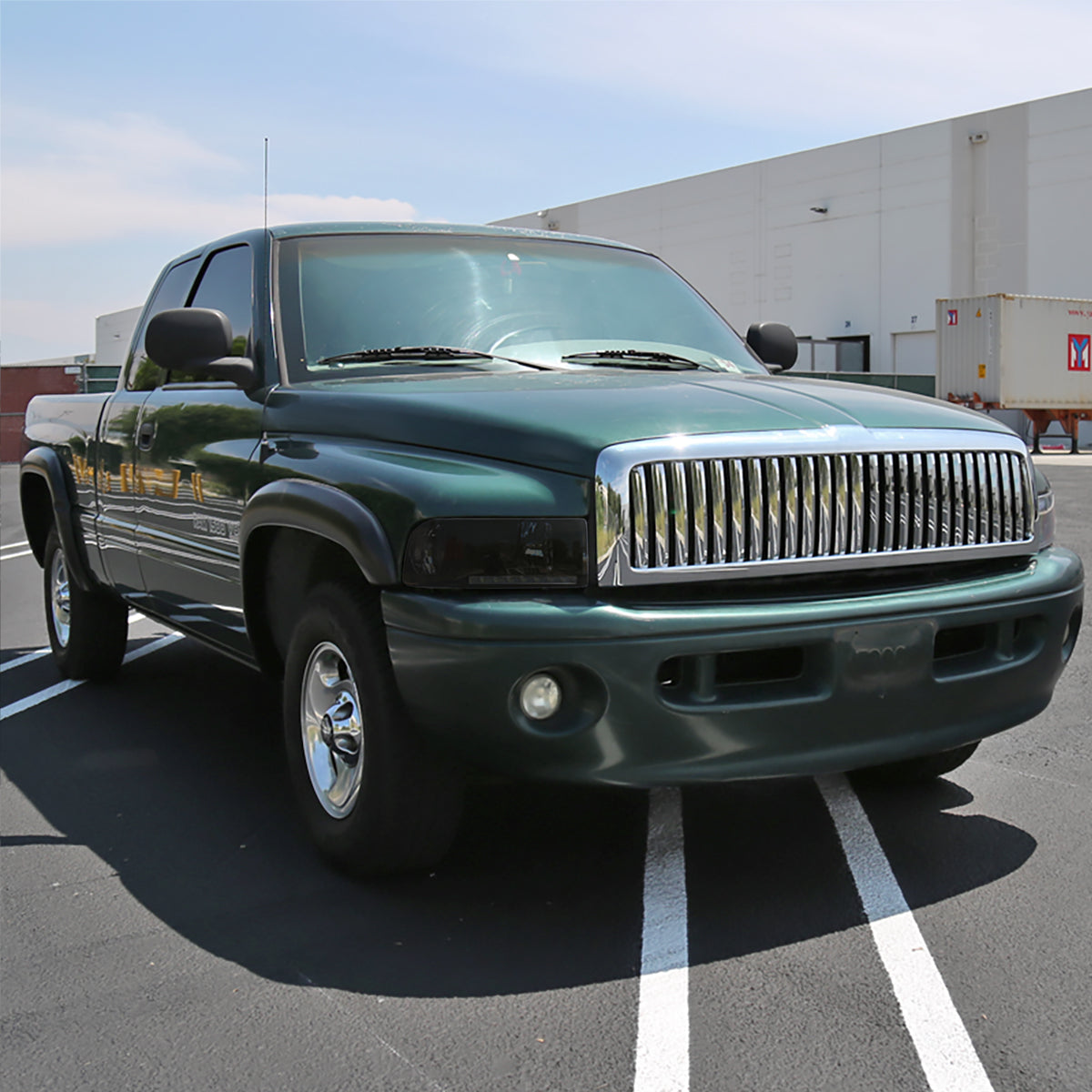 1994-2001 Dodge RAM 1500/ 1994-2002 RAM 2500 3500 Projector Headlights w/ SMD LED Light Strip (Black Housing/Smoked Lens)