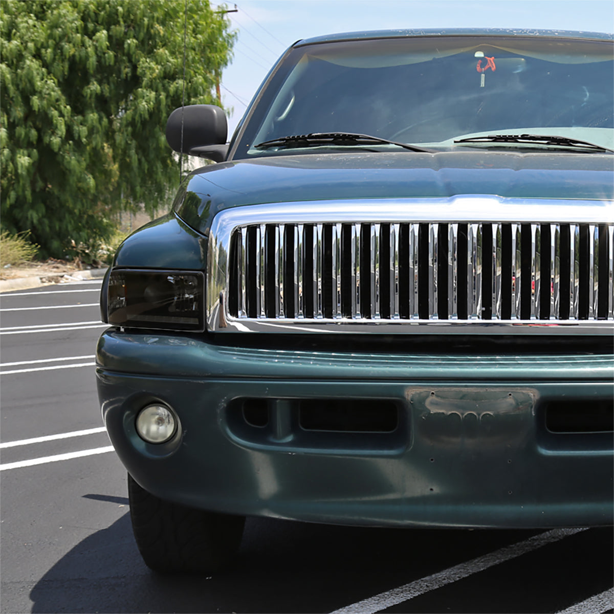 1994-2001 Dodge RAM 1500/ 1994-2002 RAM 2500 3500 Projector Headlights w/ SMD LED Light Strip (Black Housing/Smoked Lens)