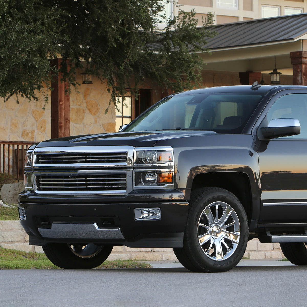 2014-2017 Chevrolet Silverado 1500 Projector Headlights (Matte Black Housing/Chrome Trim/Clear Lens)
