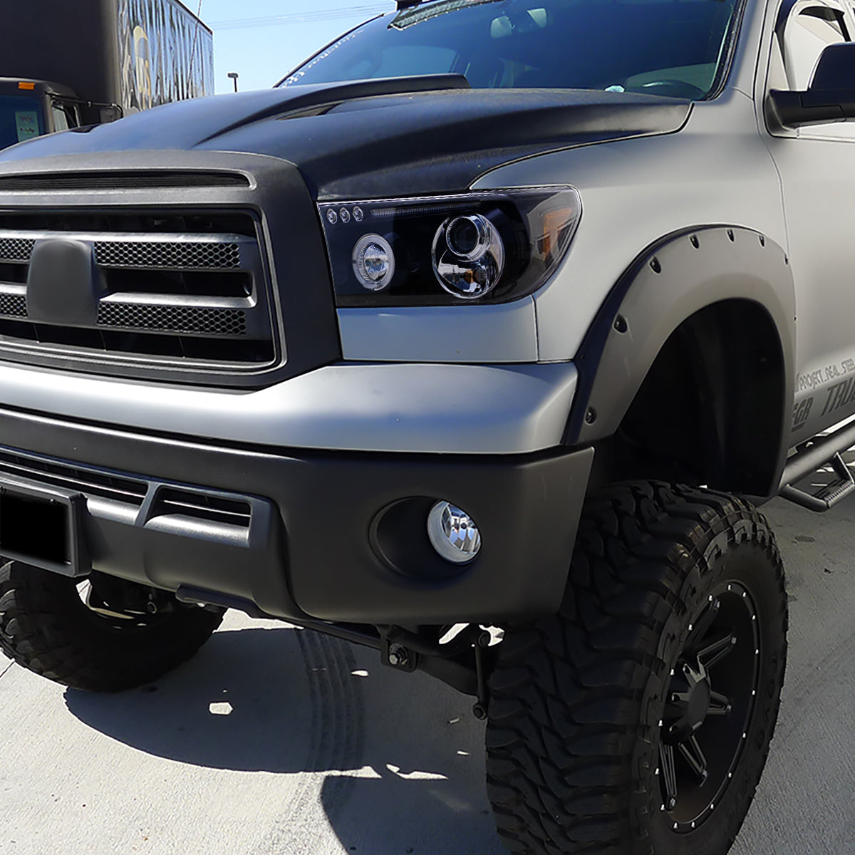2007-2013 Toyota Tundra/ 2008-2017 Sequoia Single Halo Projector Headlights (Glossy Black Housing/Smoked Lens)