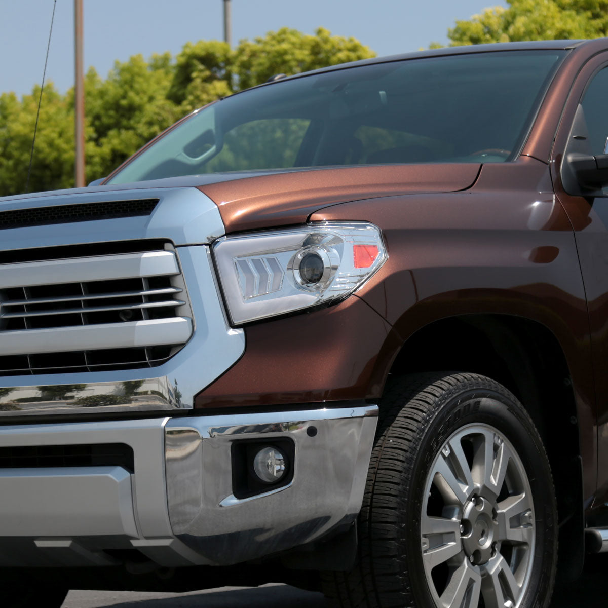 2014-2021 Toyota Tundra LED C-Bar Projector Headlights w/ Sequential Arrow Turn Signals (Chrome Housing/Clear Lens)