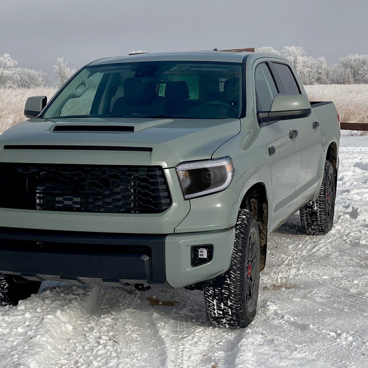 2014-2021 Toyota Tundra LED Switchback Sequential Turn Signal LED Bar Projector Headlights (Matte Black Housing/Clear Lens)