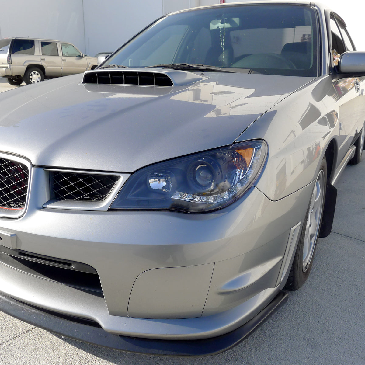 2006-2007 Subaru Impreza WRX/STI Projector Headlights w/ LED Light Strip (Matte Black Housing/Clear Lens)