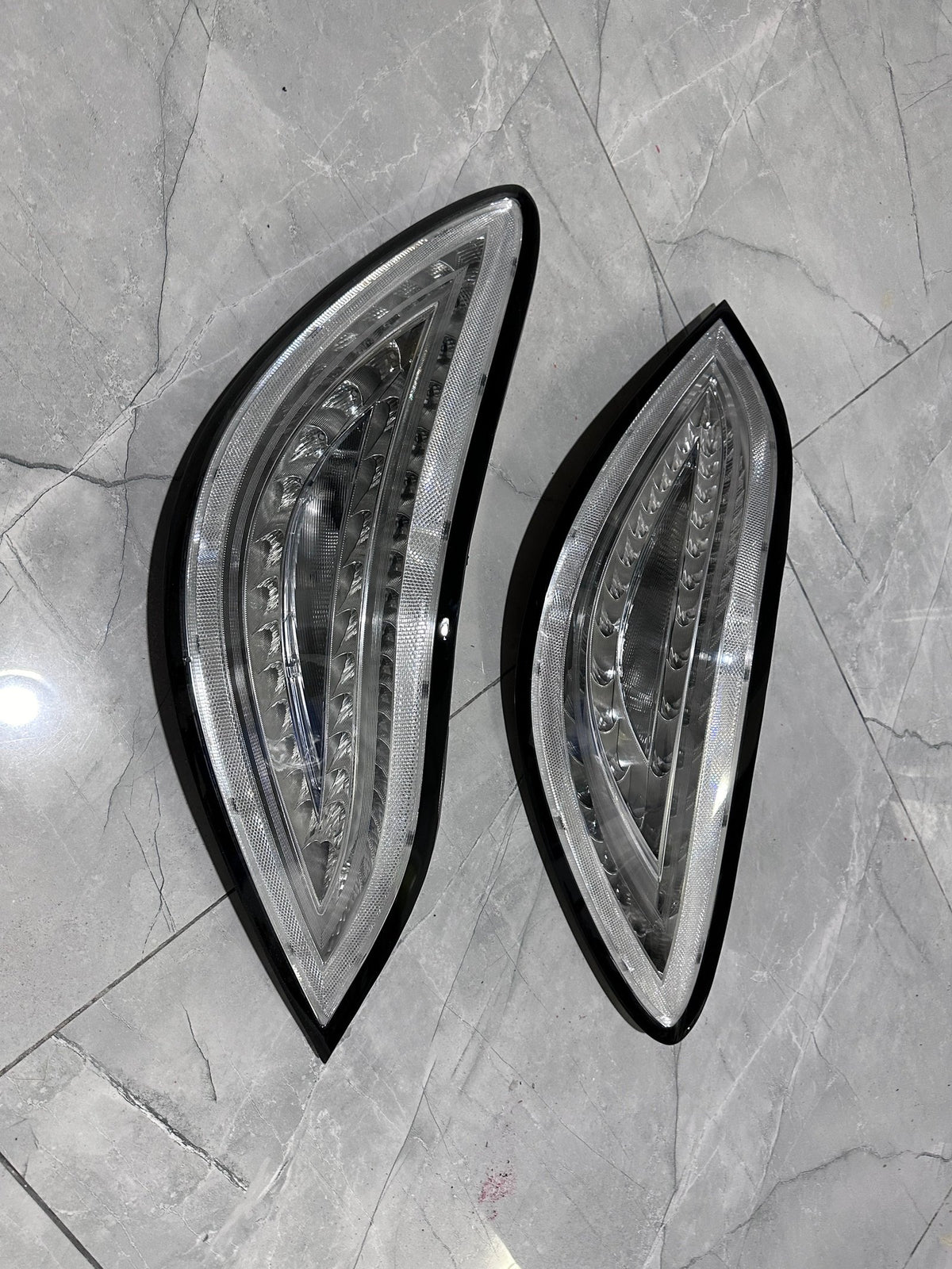 Mercedes-Benz CLS clear tail lights by JIEAN Lights – photo 4