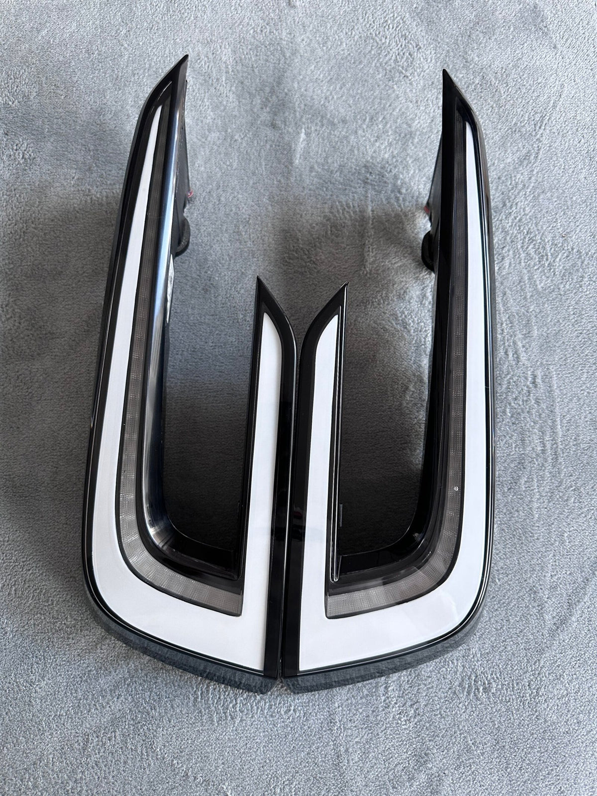 Tesla Model 3 (New Body) clear white-housing tail lights by JIEAN Lights – photo 6