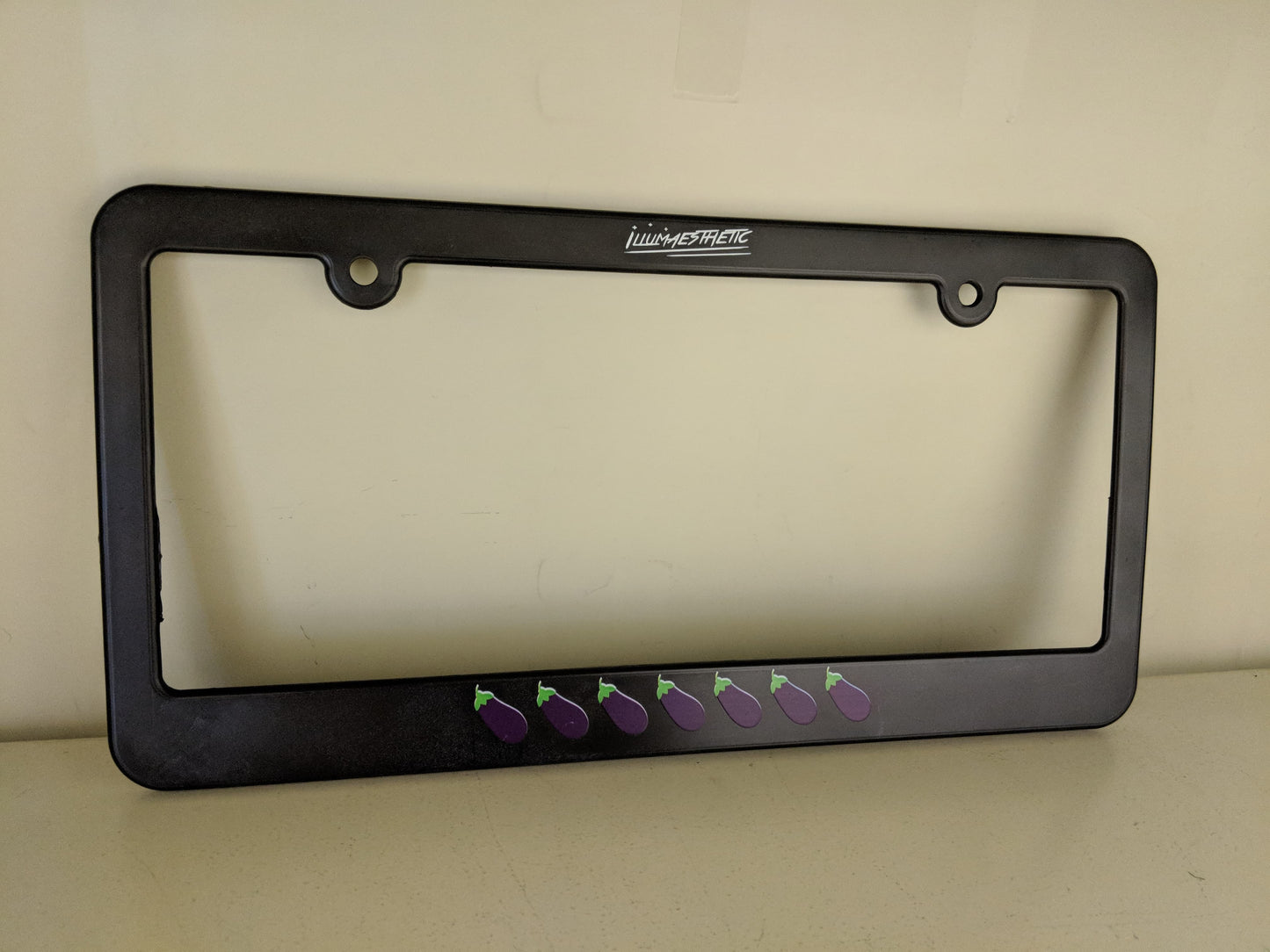 Illumaesthetic Custom Plate Frame (Simple Text)