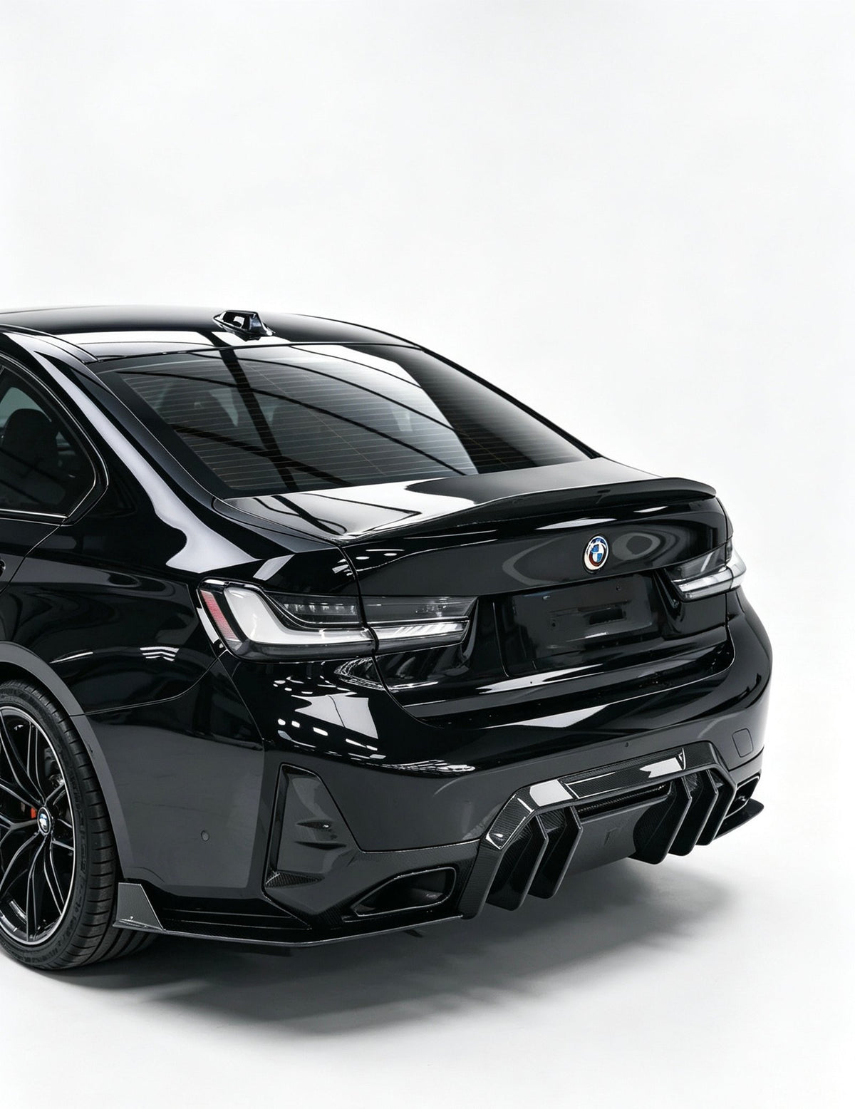 BMW 3 Series (New Body) clear venom-style tail lights by JIEAN Lights – photo 6