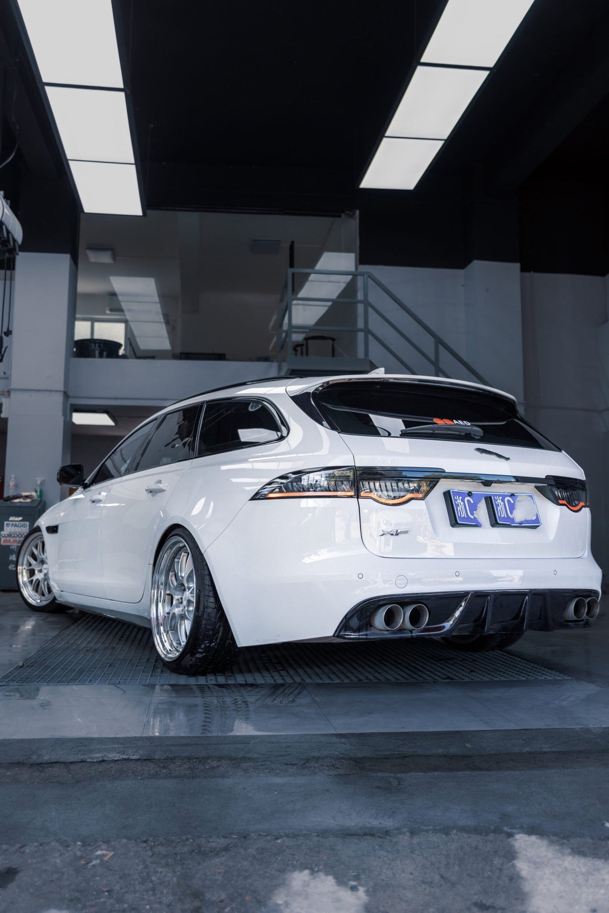 Jaguar XF clear tail lights by JIEAN Lights – photo 1
