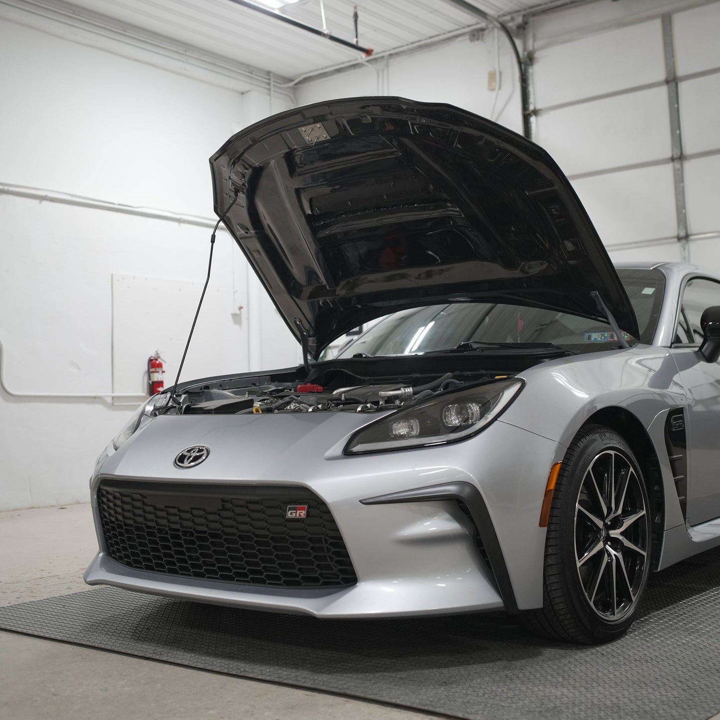 JDMuscle [22+BRZ/GR86] Tanso Carbon Fiber Hood - STI style