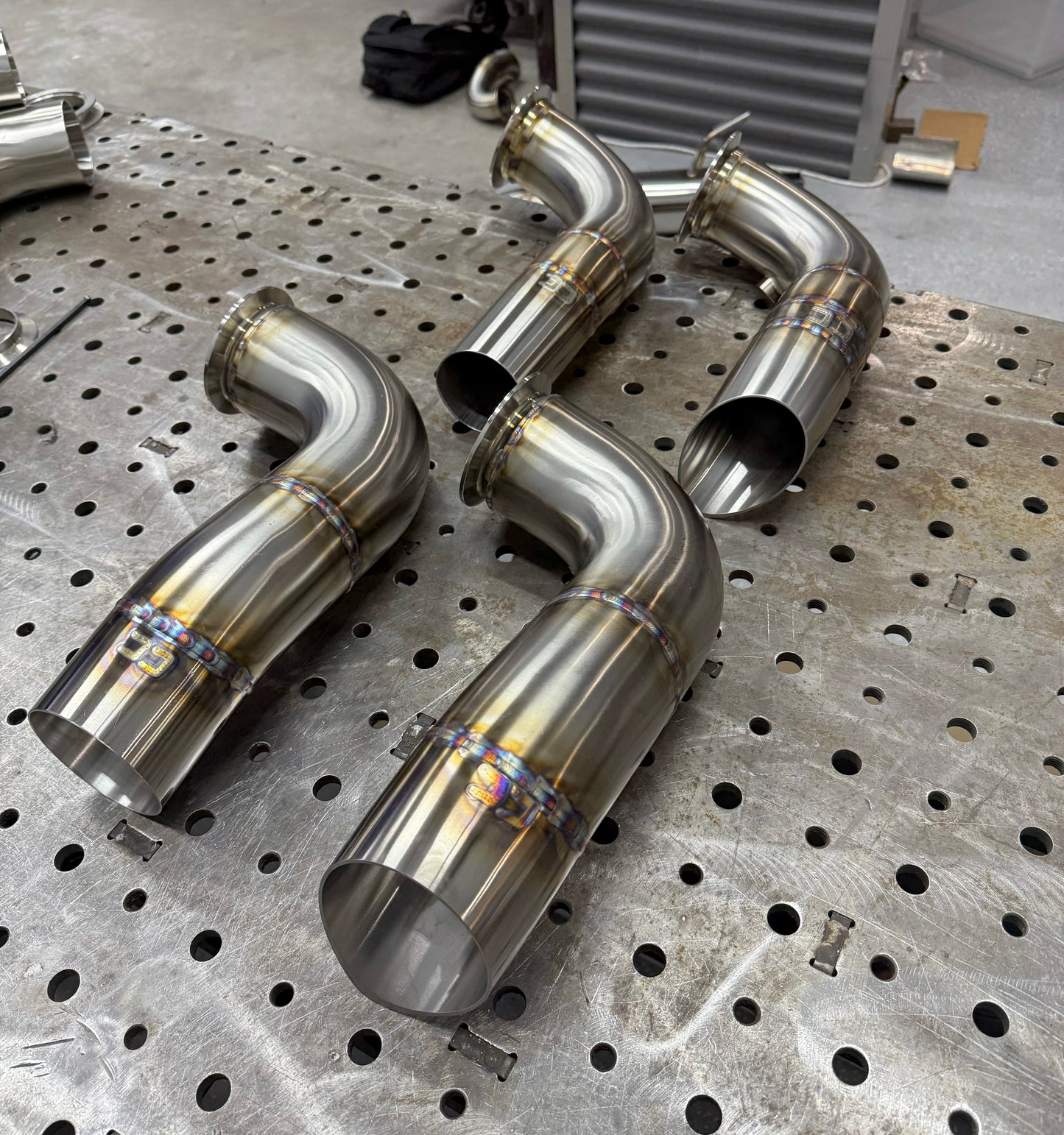 CCdesign 15-21 Audi 8V A3/S3 & Volkswagen MK7/7.5 Golf GTI/R Hood Exit Exhaust