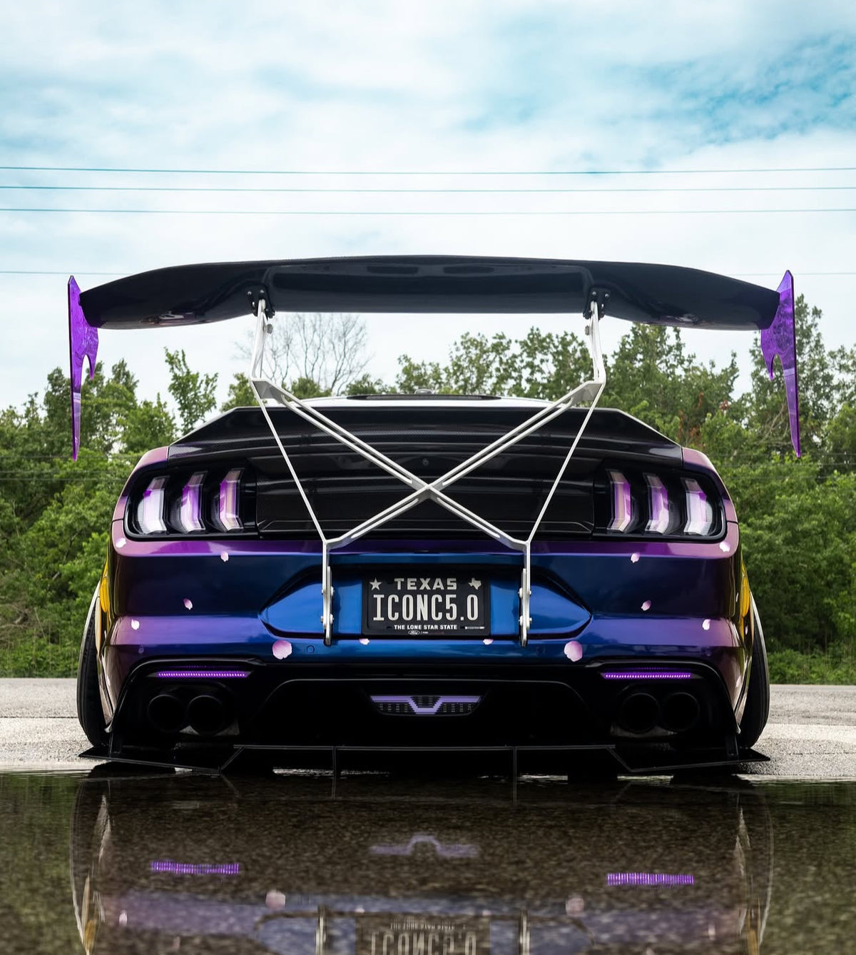 Ford Mustang S550 RGB tail lights lit up