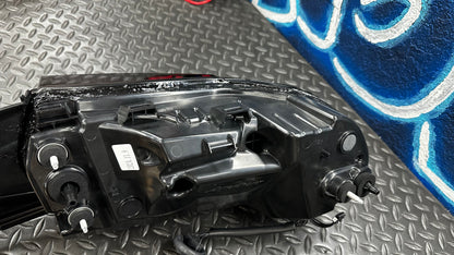 2024 ford mustang CLEAR tail light - DAMAGED (SEE DESCRIPTION)