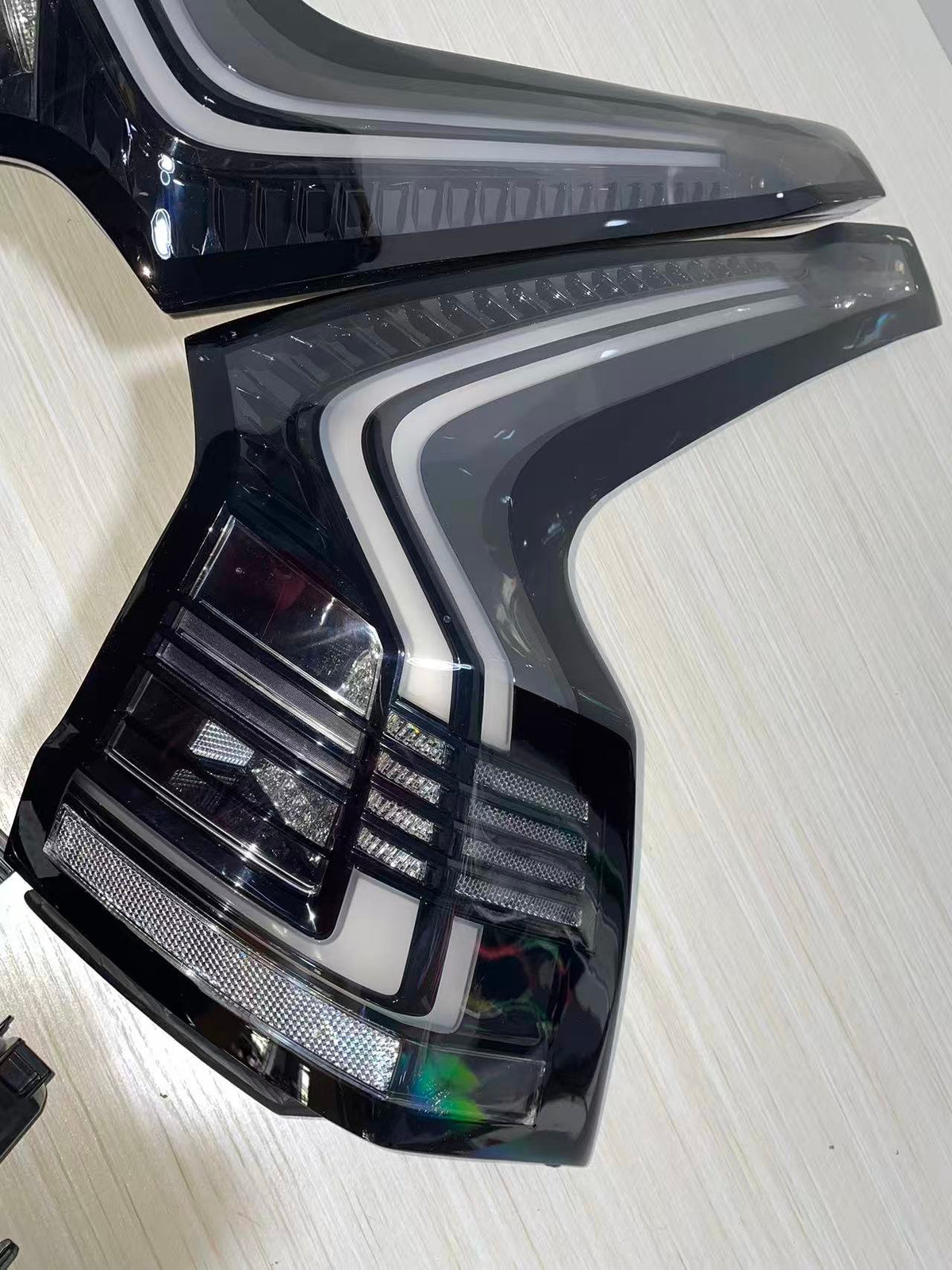 Volvo V90 clear white-housing tail lights by JIEAN Lights – photo 6