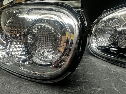 1990 - 1997 mazda miata clear tail lights (DAMAGED)