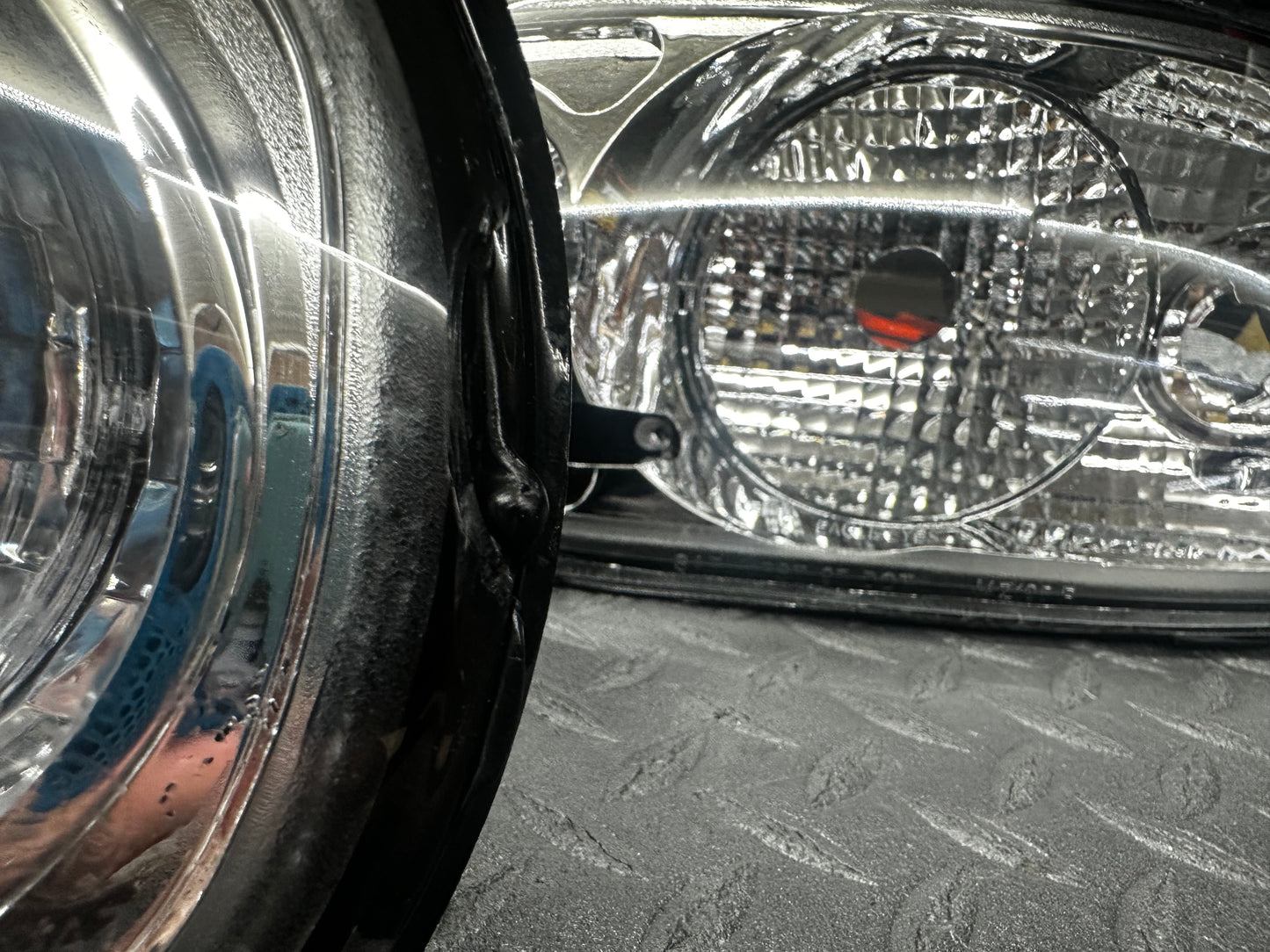 1990 - 1997 mazda miata clear tail lights (DAMAGED)