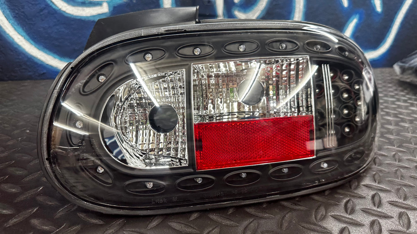 99 - 05 mazda miata RIGHT SIDE tail light