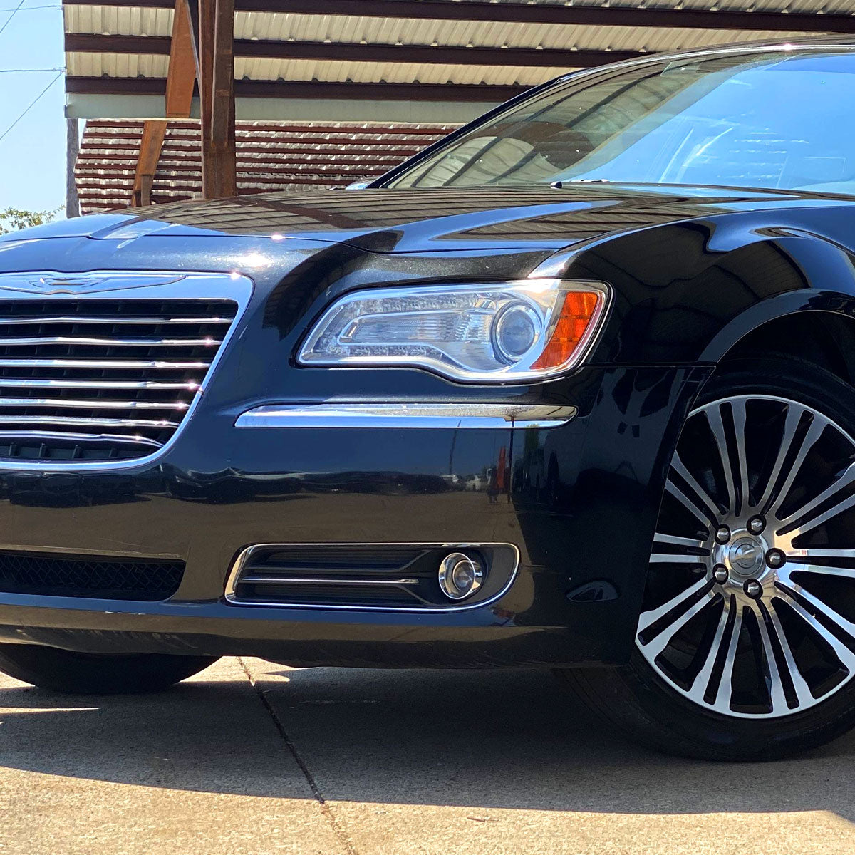 2011-2019 Chrysler 200/300 Dodge Challenger Jeep Grand Cherokee H11 Fog Lights (Chrome Housing/Clear Lens)