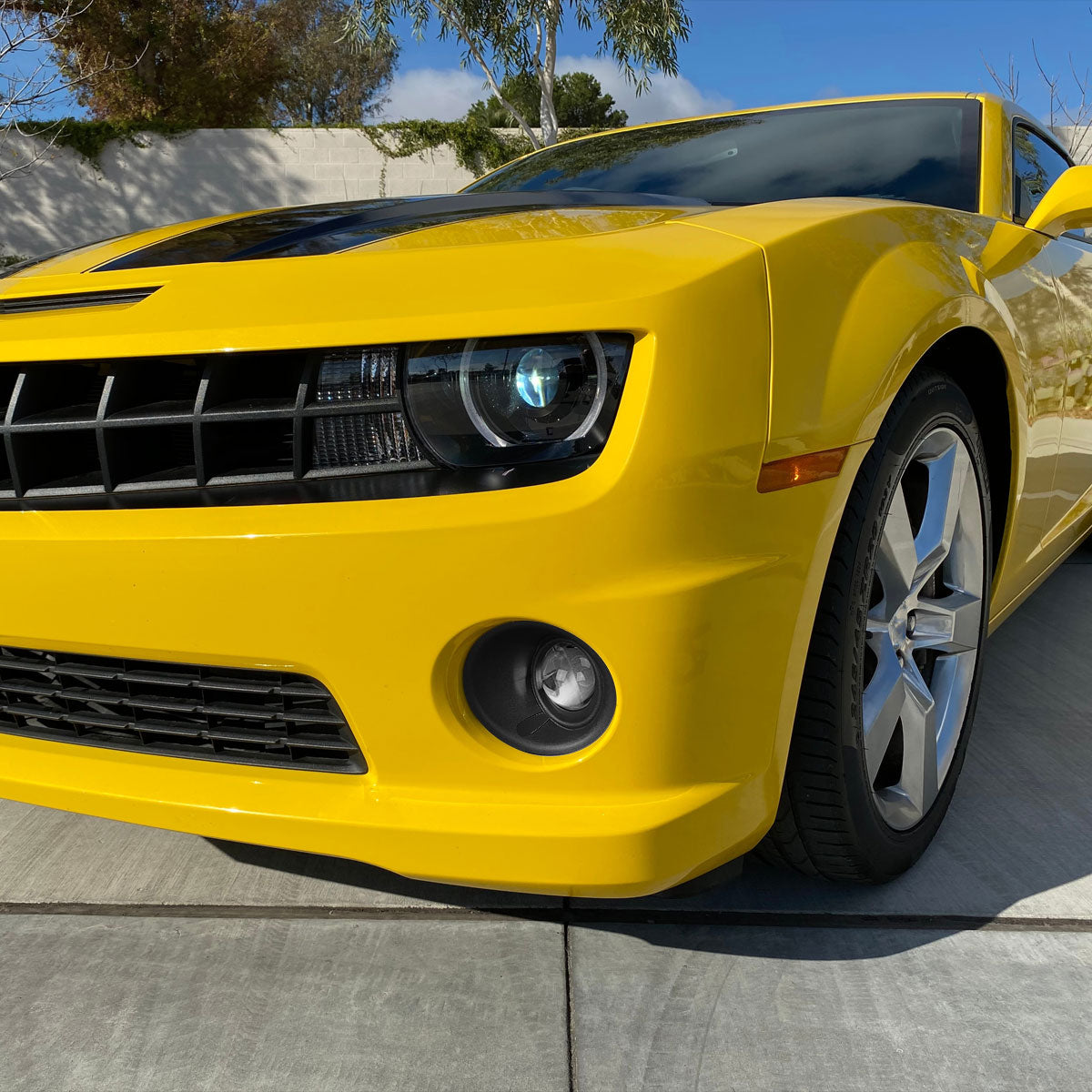 2014-2015 Chevrolet Camaro 3.6L V6 12V/55W H11 Projector Fog Lights Kit (Chrome Housing/Clear Lens)