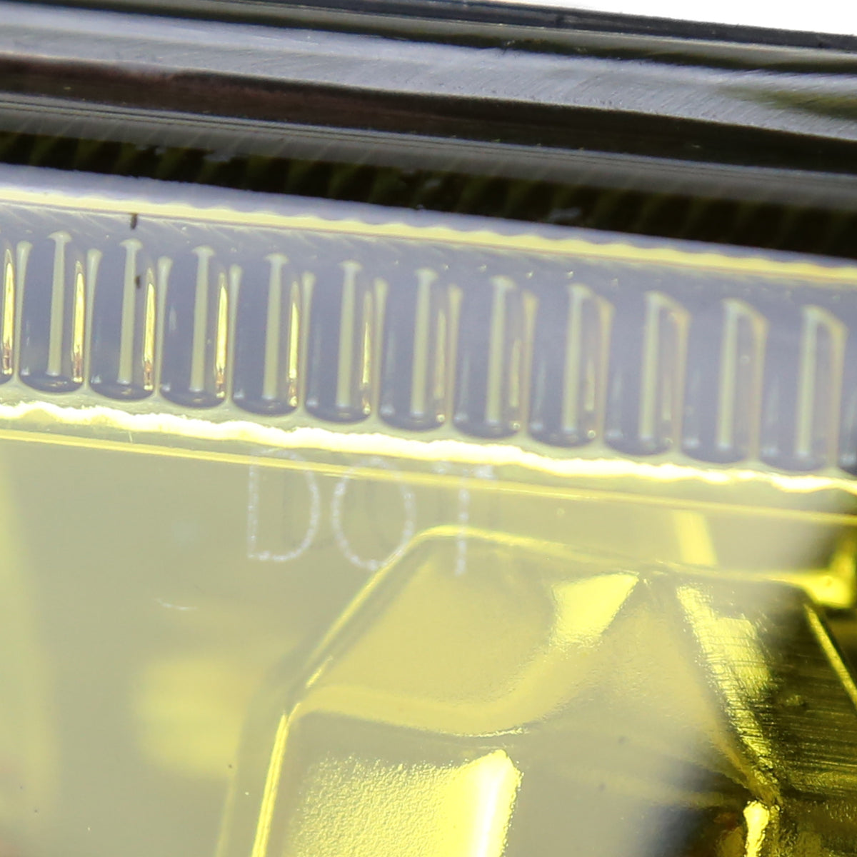 2001-2002 Toyota Corolla H3 Fog Lights (Chrome Housing/Yellow Lens)