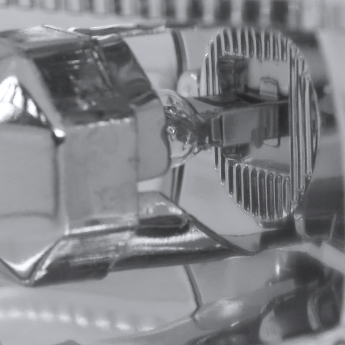 2001-2002 Toyota Corolla H3 Fog Lights (Chrome Housing/Clear Lens)