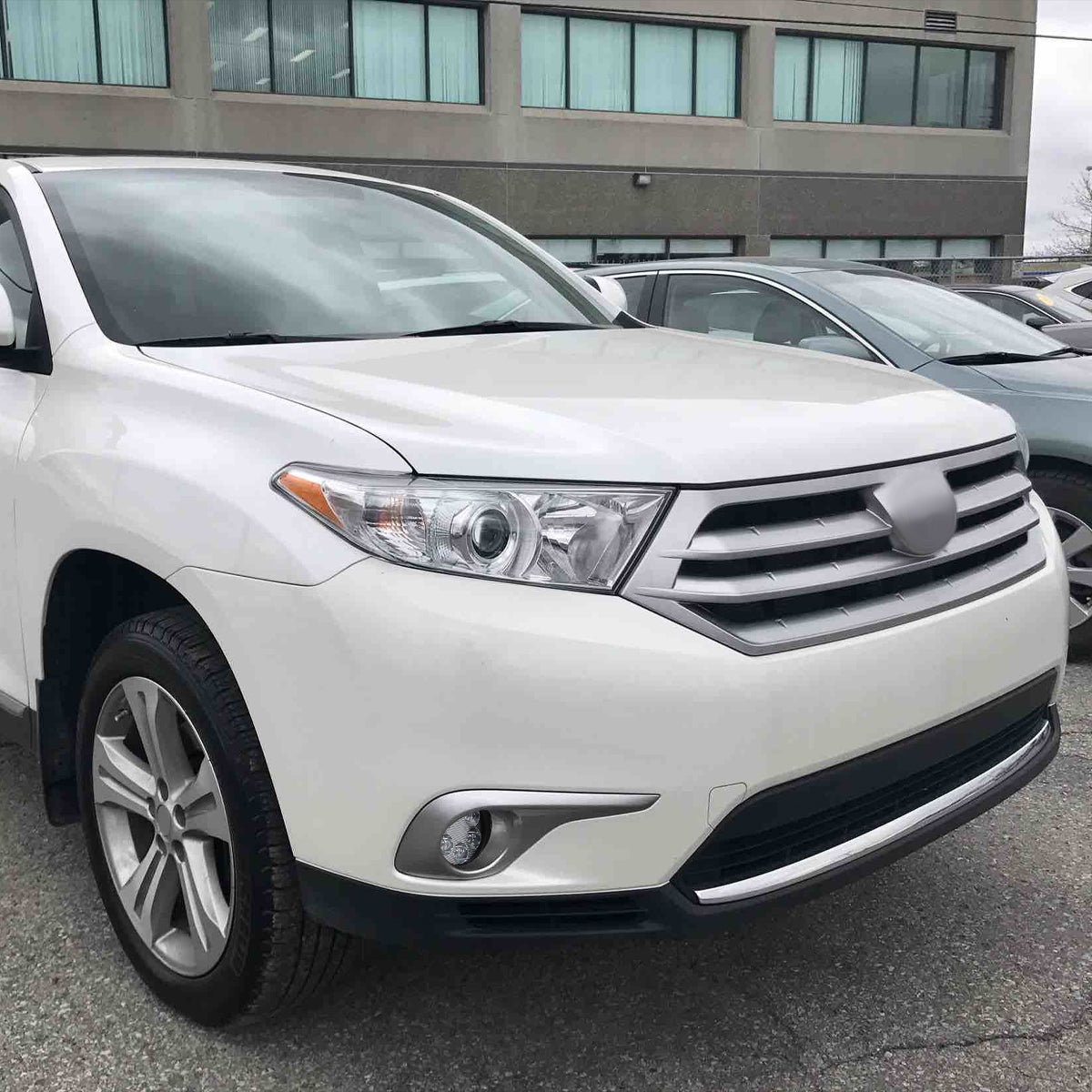 2011-2013 Toyota Highlander 6-LED Fog Lights Kit (Chrome Housing/Clear Lens)