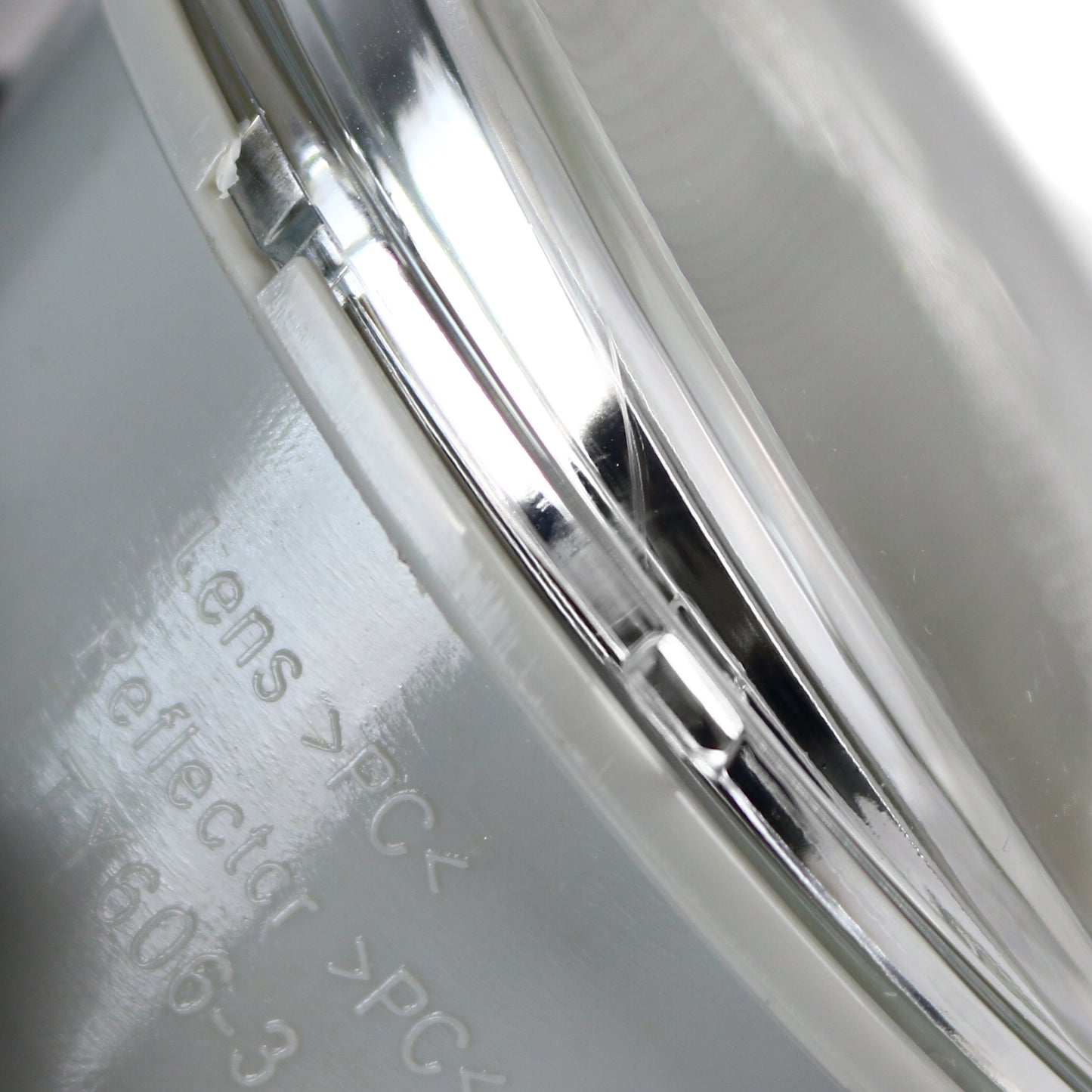 2016-2018 Toyota Land Cruiser H16 Fog Lights Kit (Chrome Housing/Clear Lens)