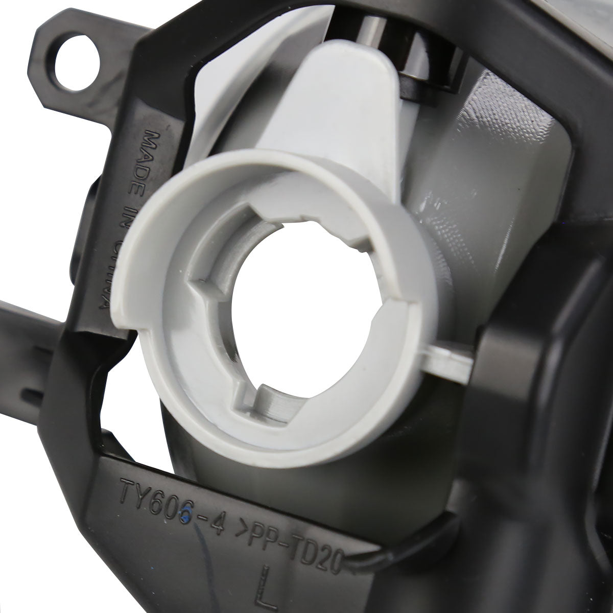 2016-2020 Toyota RAV4 H16 Fog Lights Kit (Chrome Housing/Clear Lens)