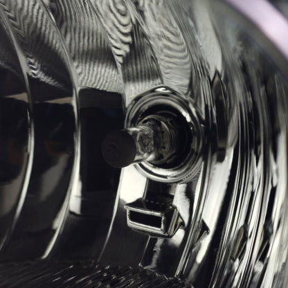 2002-2007 Chevrolet Silverado/Avalanche H10 Fog Lights Wiring Kit (Chrome Housing/Smoked Lens)