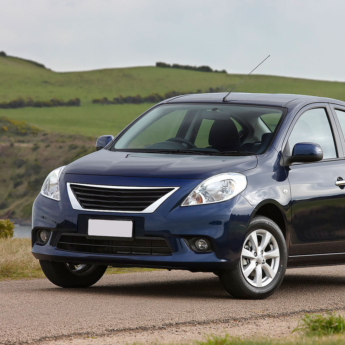 2012-2014 Nissan Versa H11 Fog Lights Kit w/ Switch & Wiring Harness (Chrome Housing/Clear Lens)